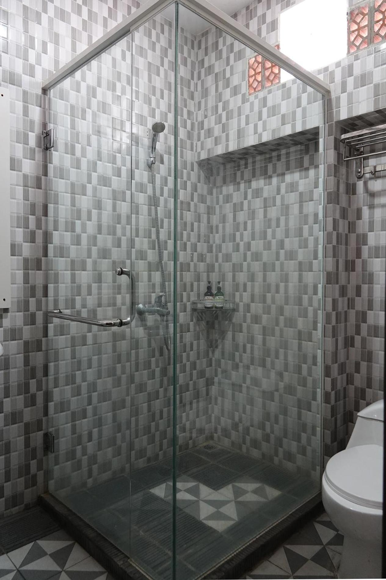 Baratha Hotel & Resto Бондовосо Экстерьер фото